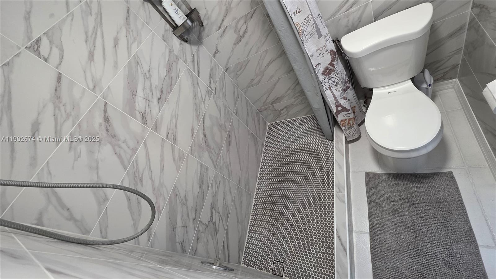 LAKES OF INVERRARY - Residential