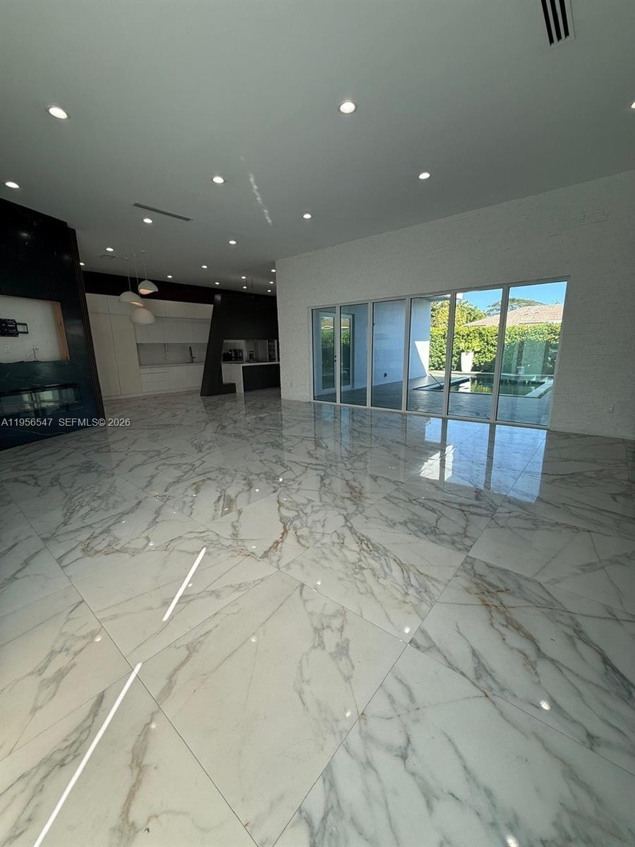 LINCOLN CITY SEC G - Residential