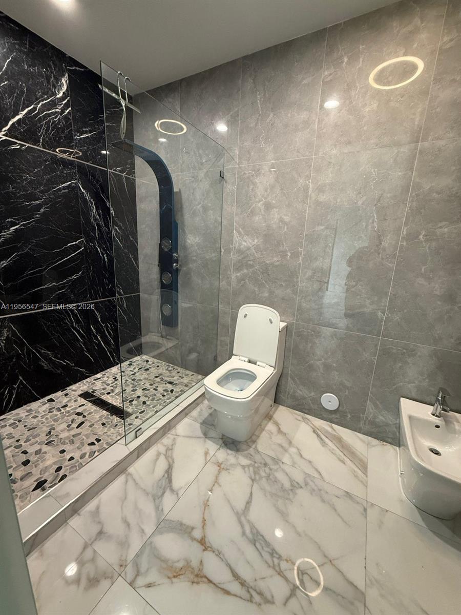 LINCOLN CITY SEC G - Residential