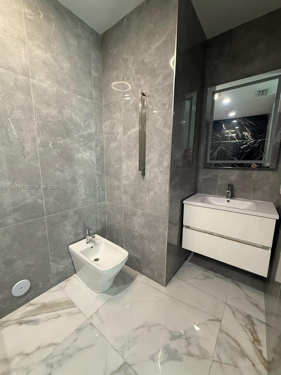 LINCOLN CITY SEC G - Residential