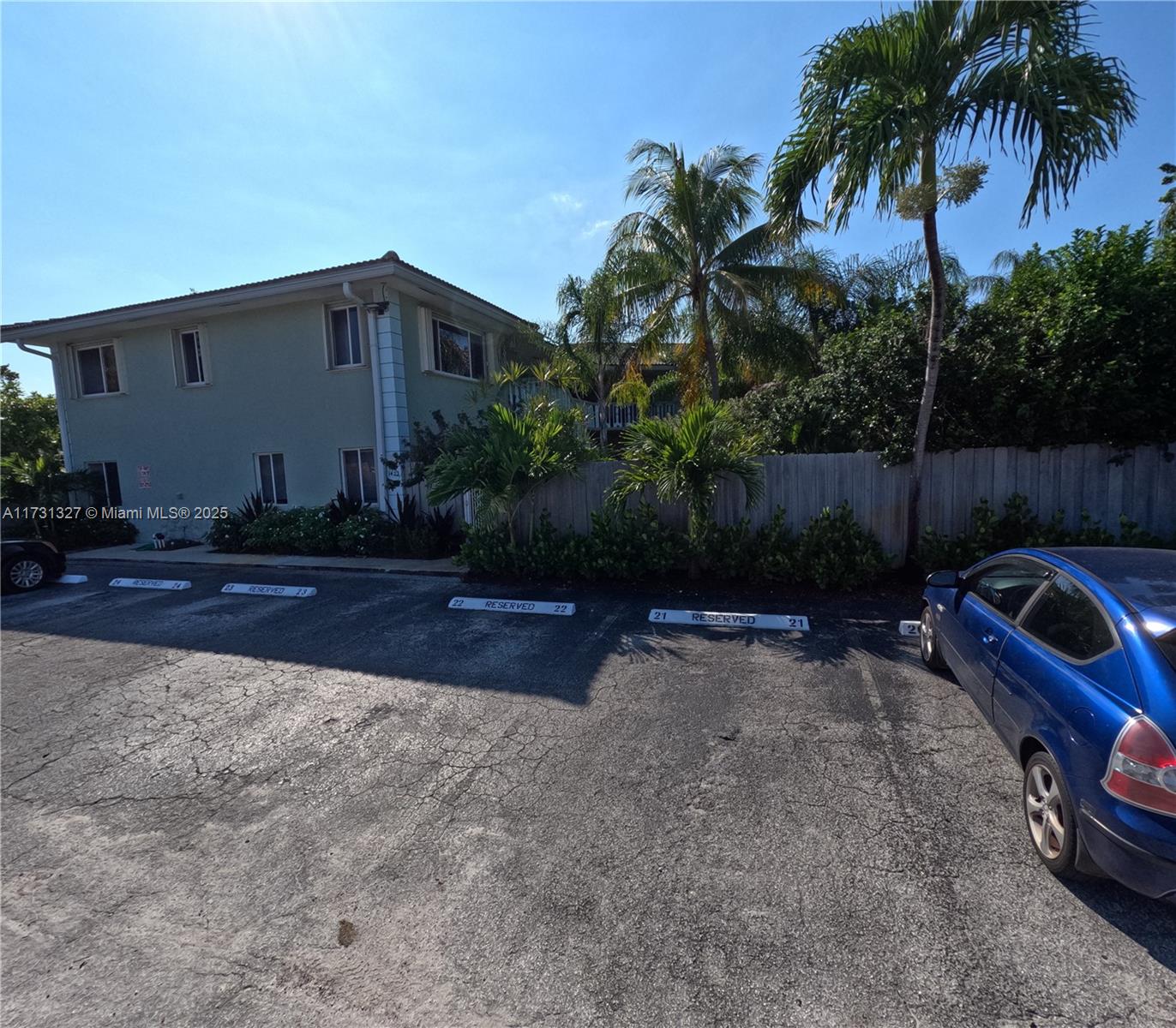 Property for Sale at 1423 Holly Heights Dr 15, Fort Lauderdale, Broward County, Florida - Bedrooms: 3 
Bathrooms: 2  - $304,900