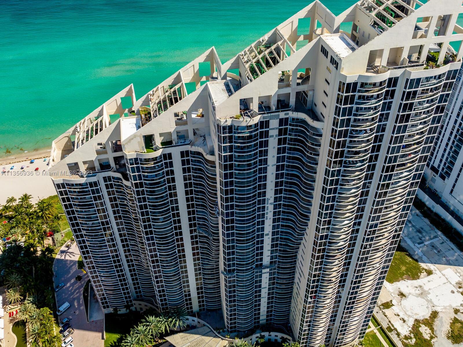 THE PINNACLE CONDO - Residential