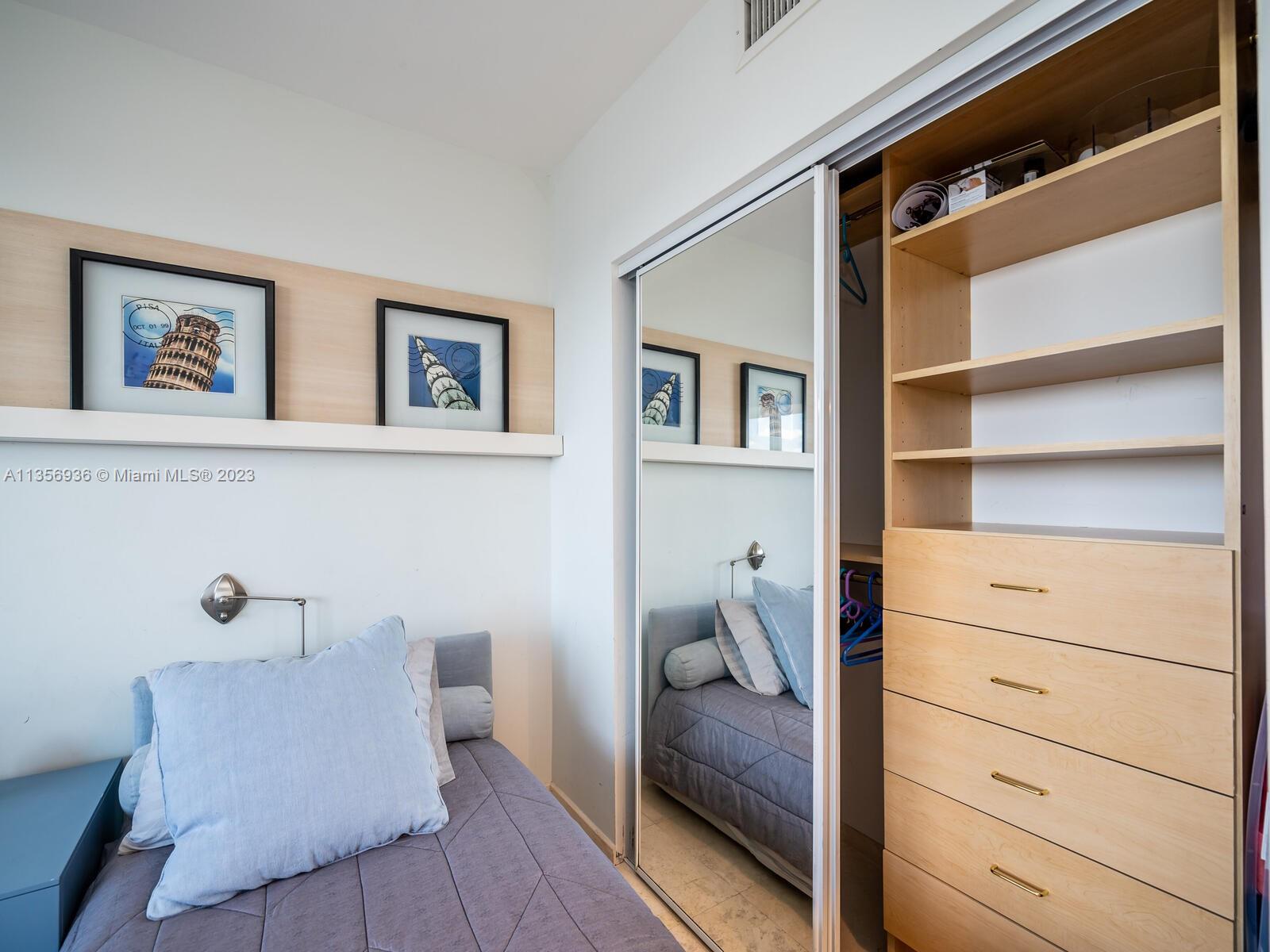 THE PINNACLE CONDO - Residential