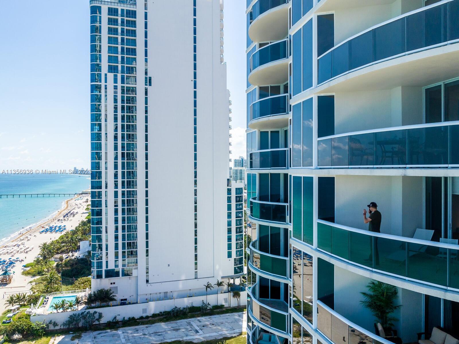 THE PINNACLE CONDO - Residential