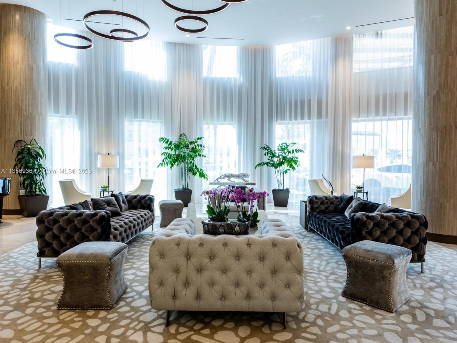 THE PINNACLE CONDO - Residential