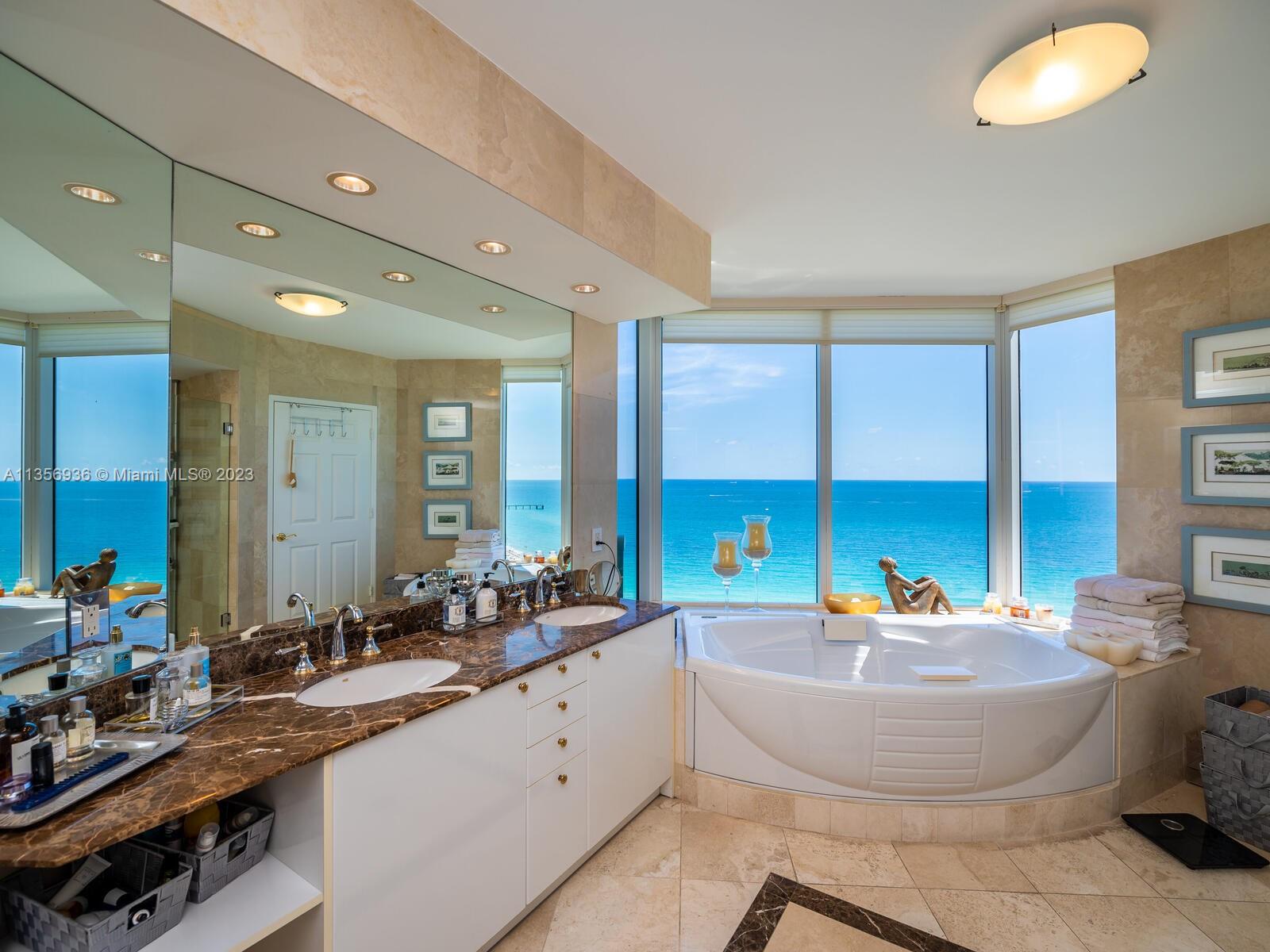 THE PINNACLE CONDO - Residential