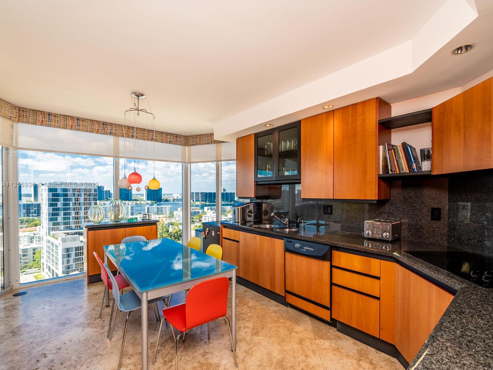 THE PINNACLE CONDO - Residential