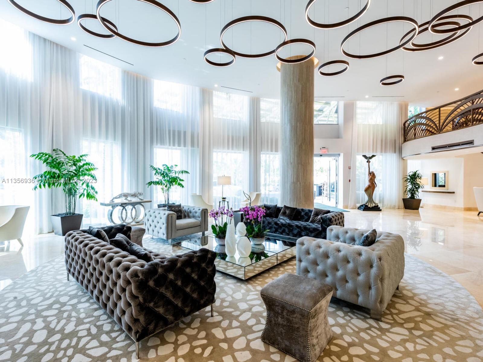 THE PINNACLE CONDO - Residential