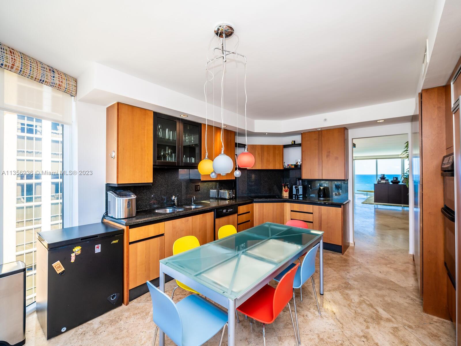 THE PINNACLE CONDO - Residential