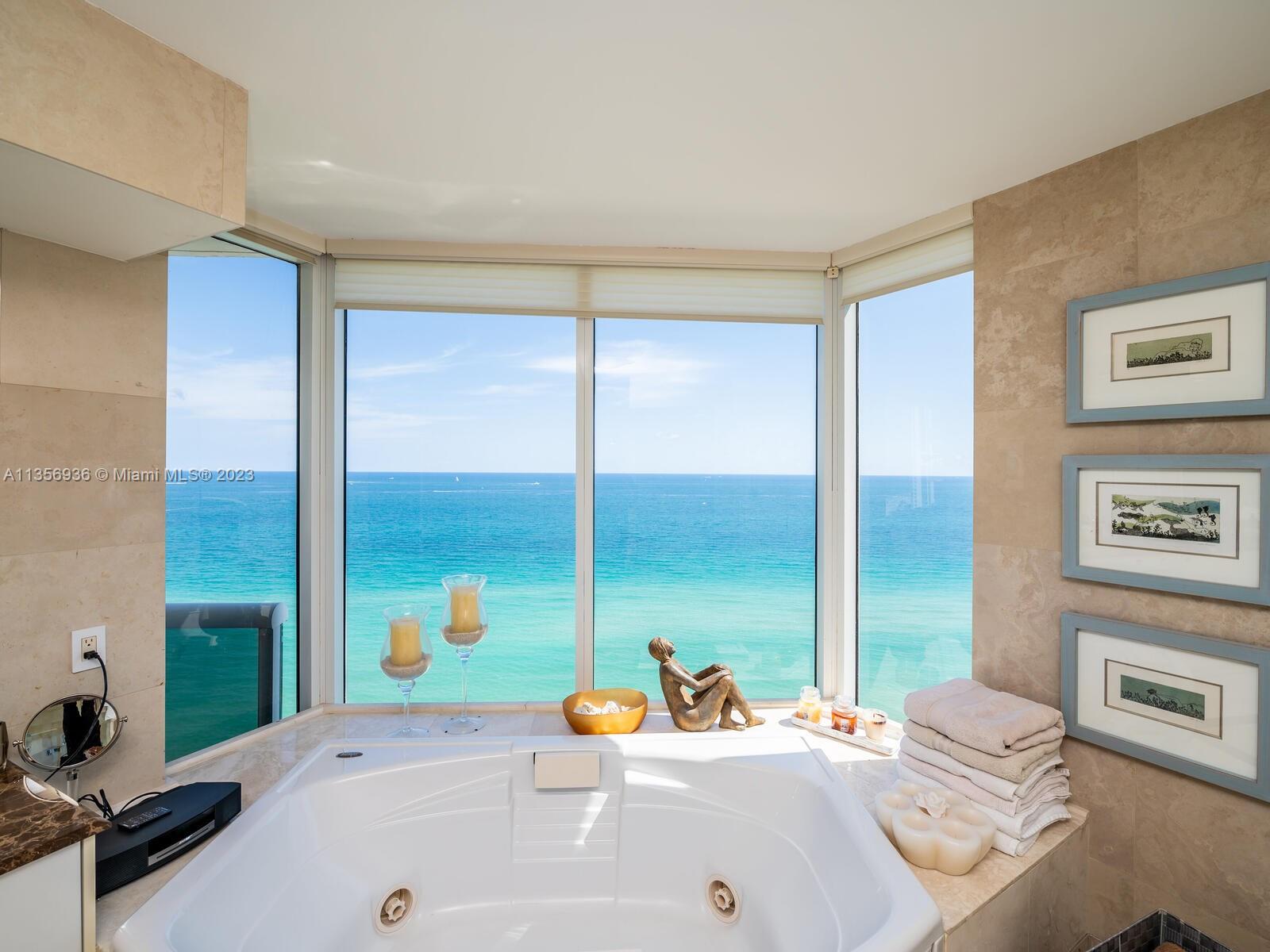 THE PINNACLE CONDO - Residential