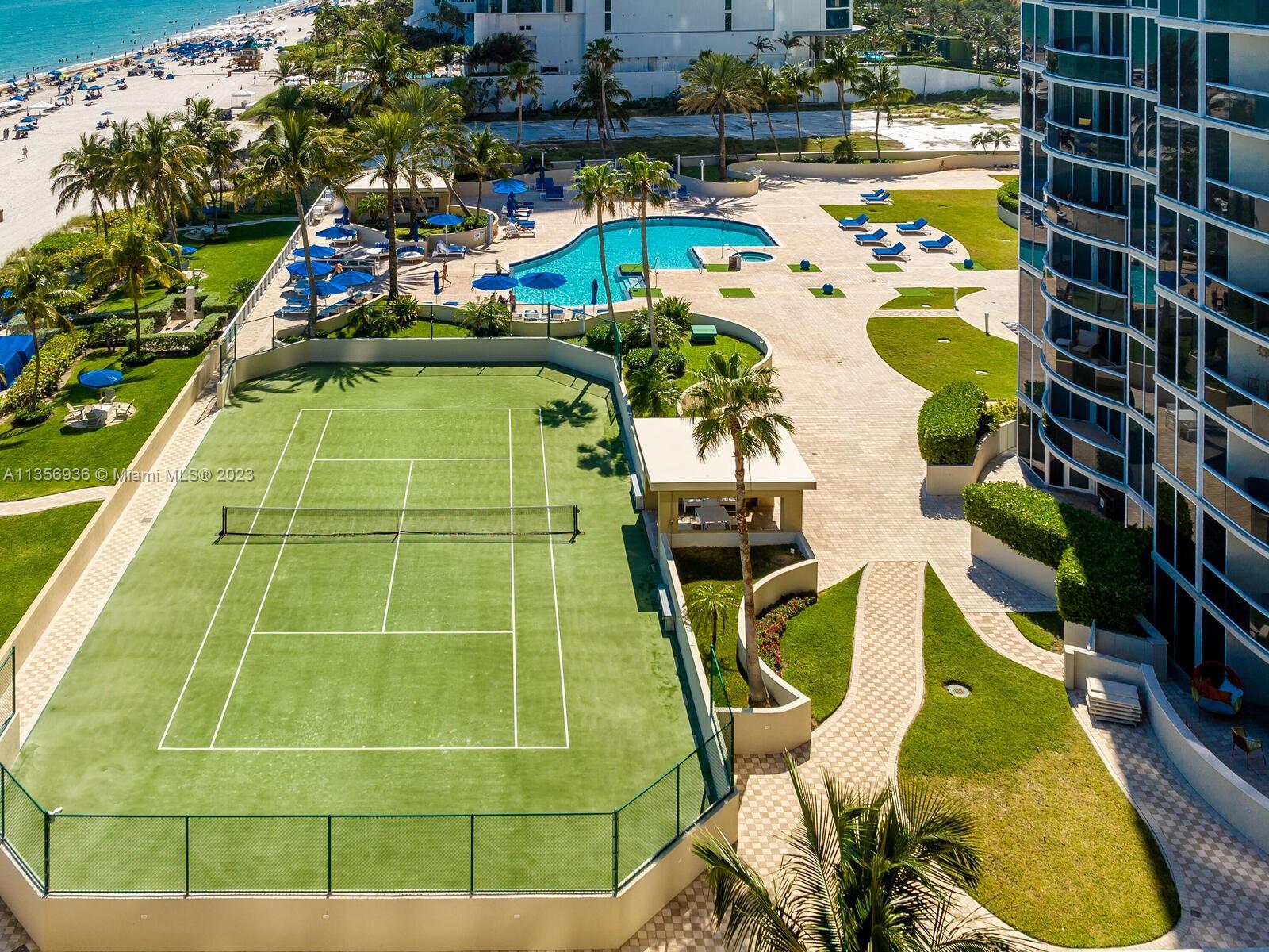 THE PINNACLE CONDO - Residential