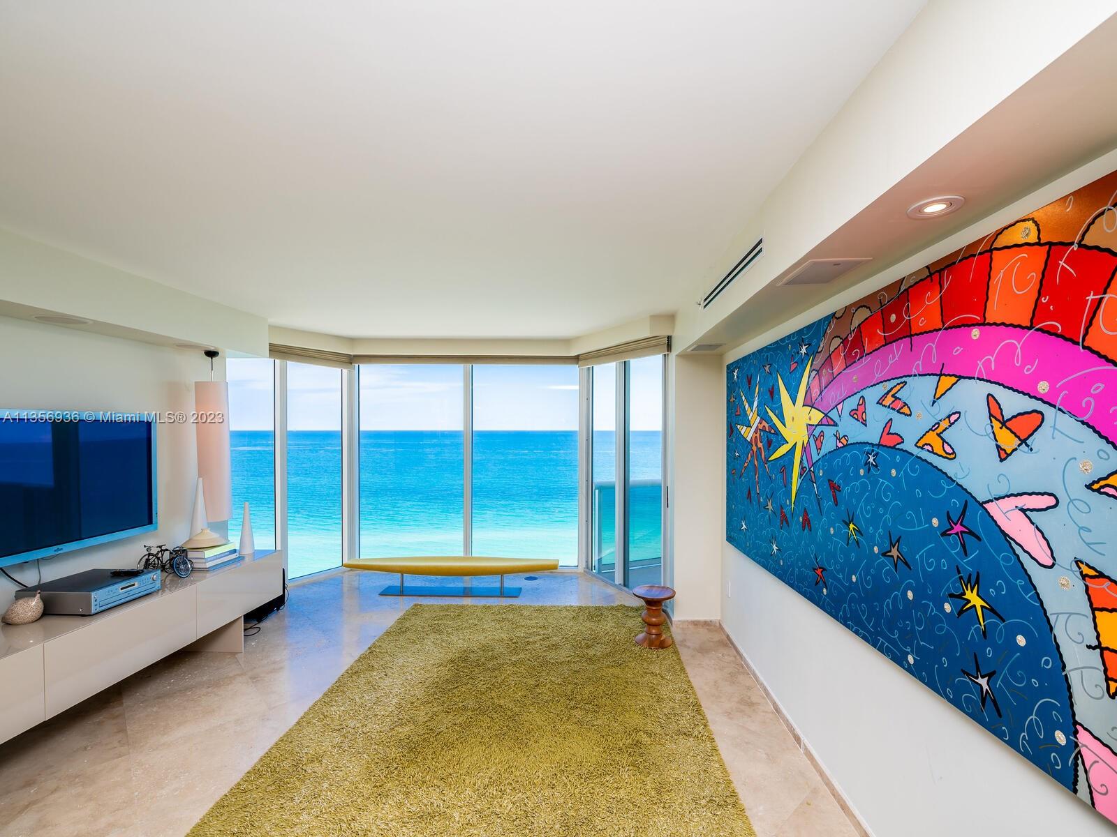 THE PINNACLE CONDO - Residential