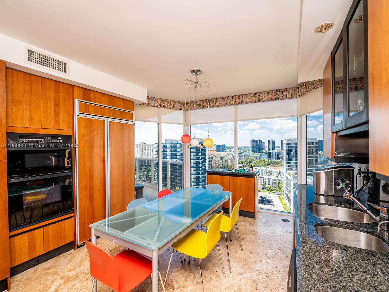 THE PINNACLE CONDO - Residential