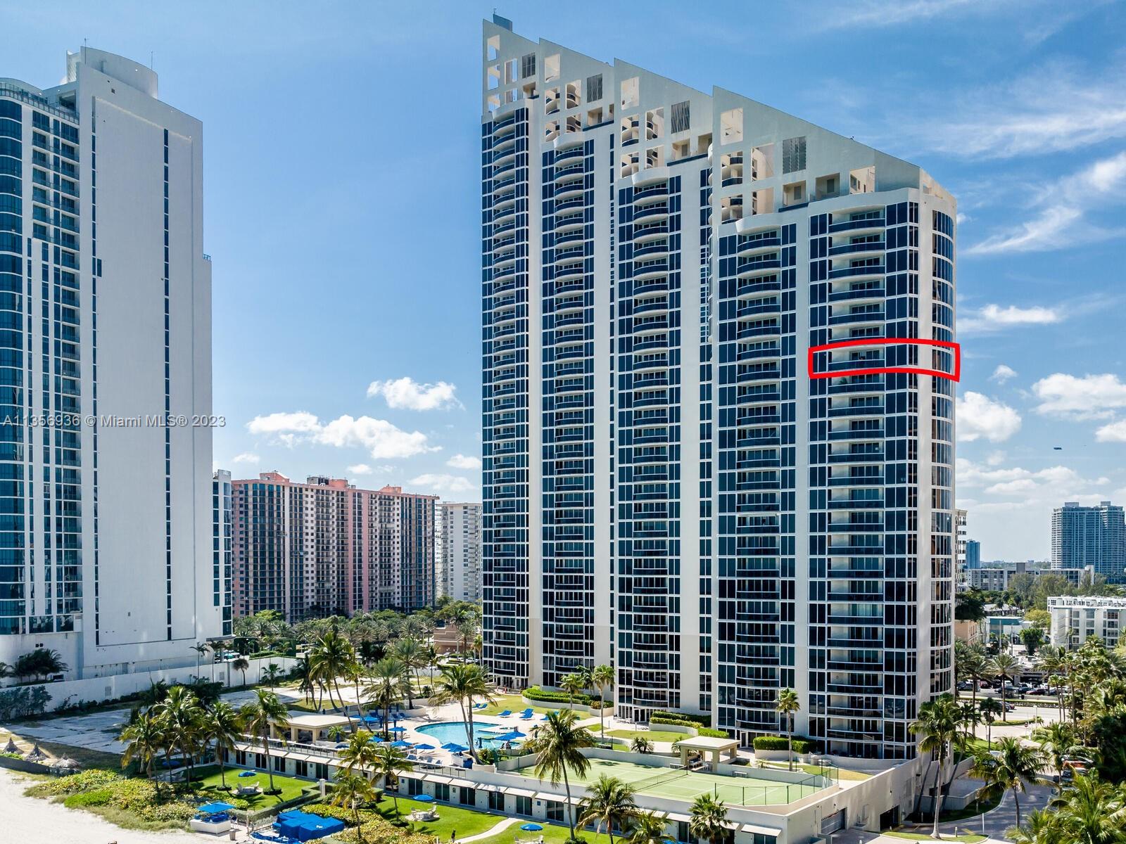 THE PINNACLE CONDO - Residential