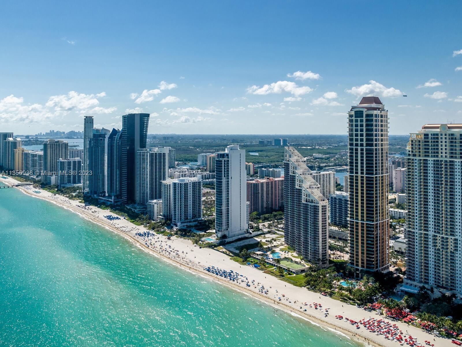 THE PINNACLE CONDO - Residential