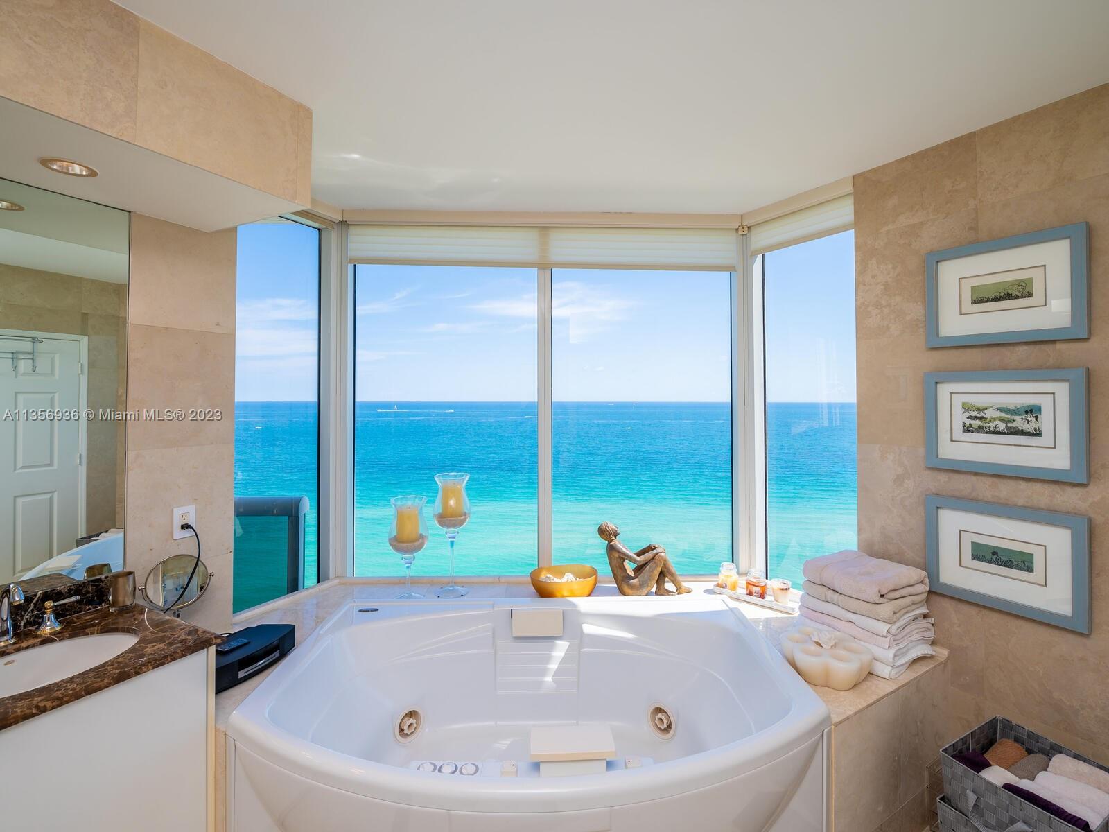 THE PINNACLE CONDO - Residential