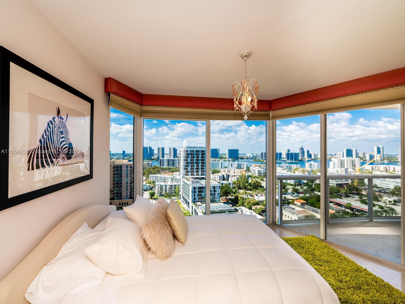 THE PINNACLE CONDO - Residential