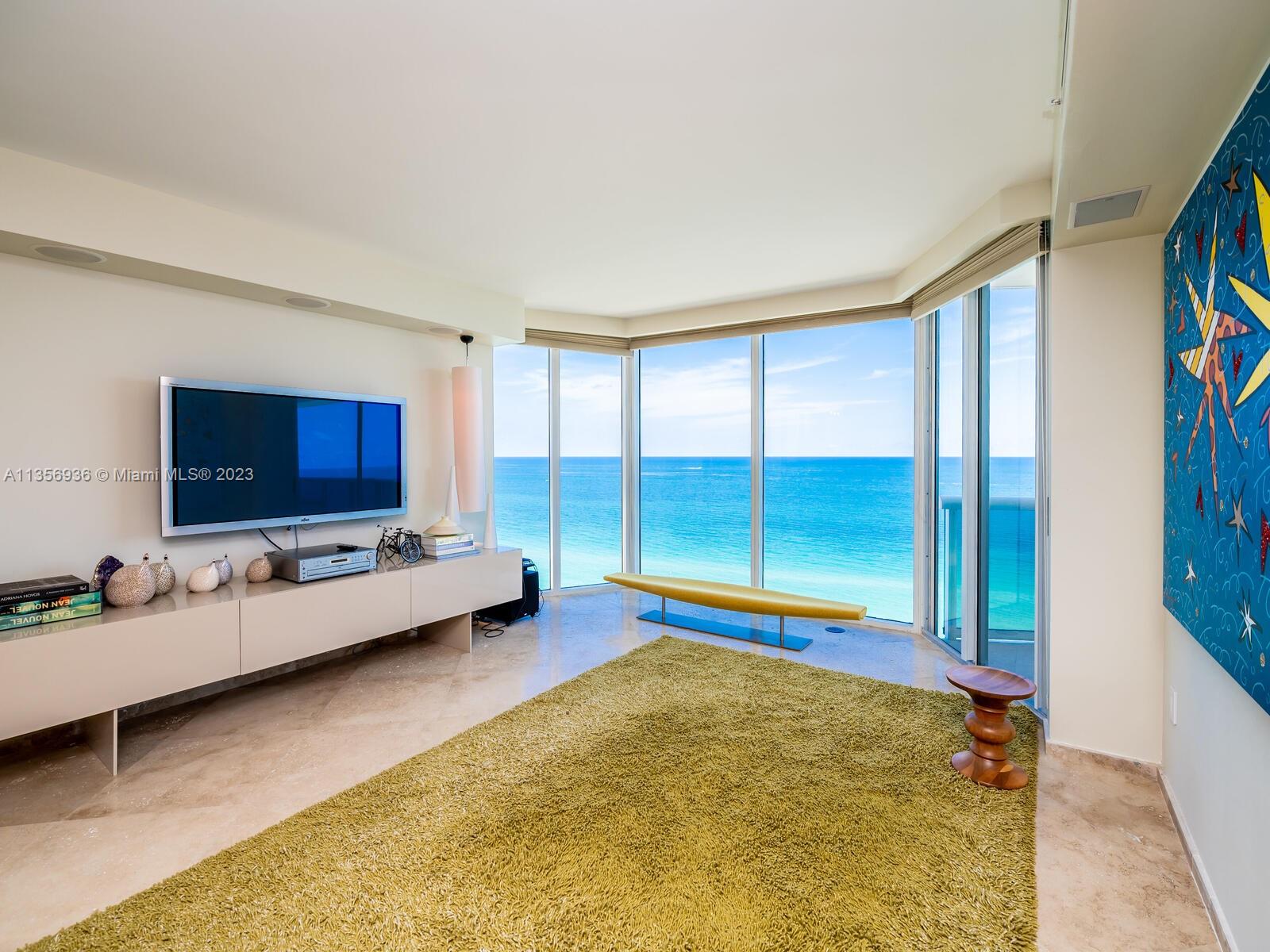 THE PINNACLE CONDO - Residential