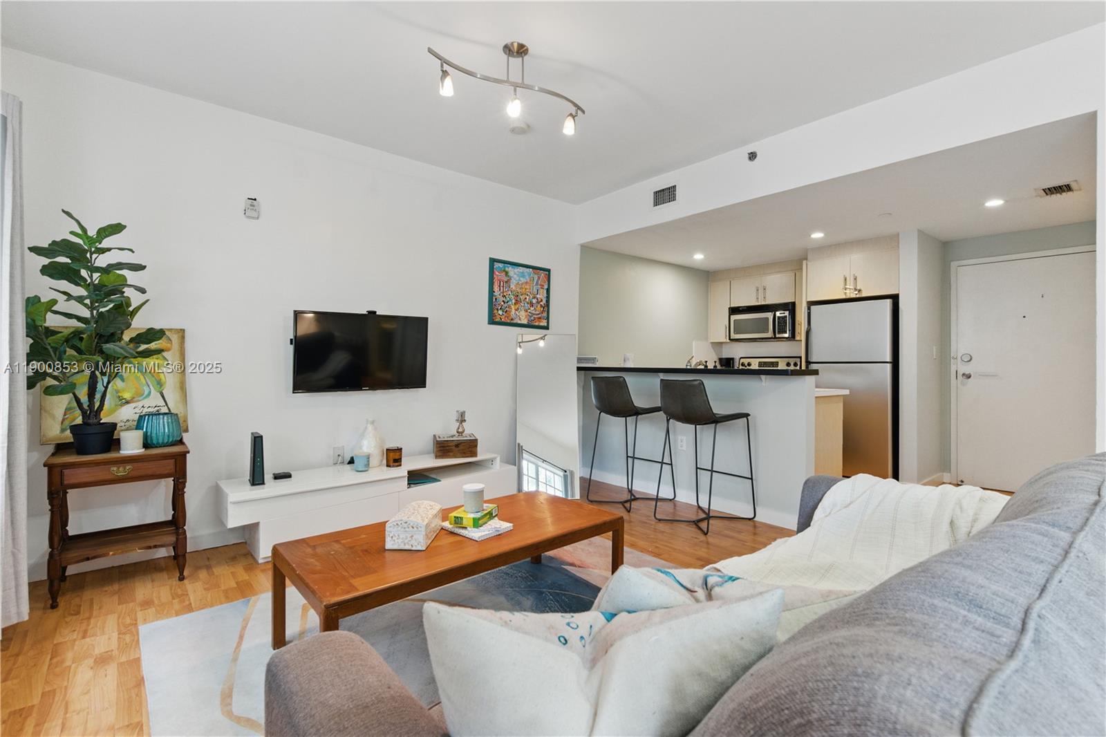 DOMICILE LOFTS CONDO - Residential