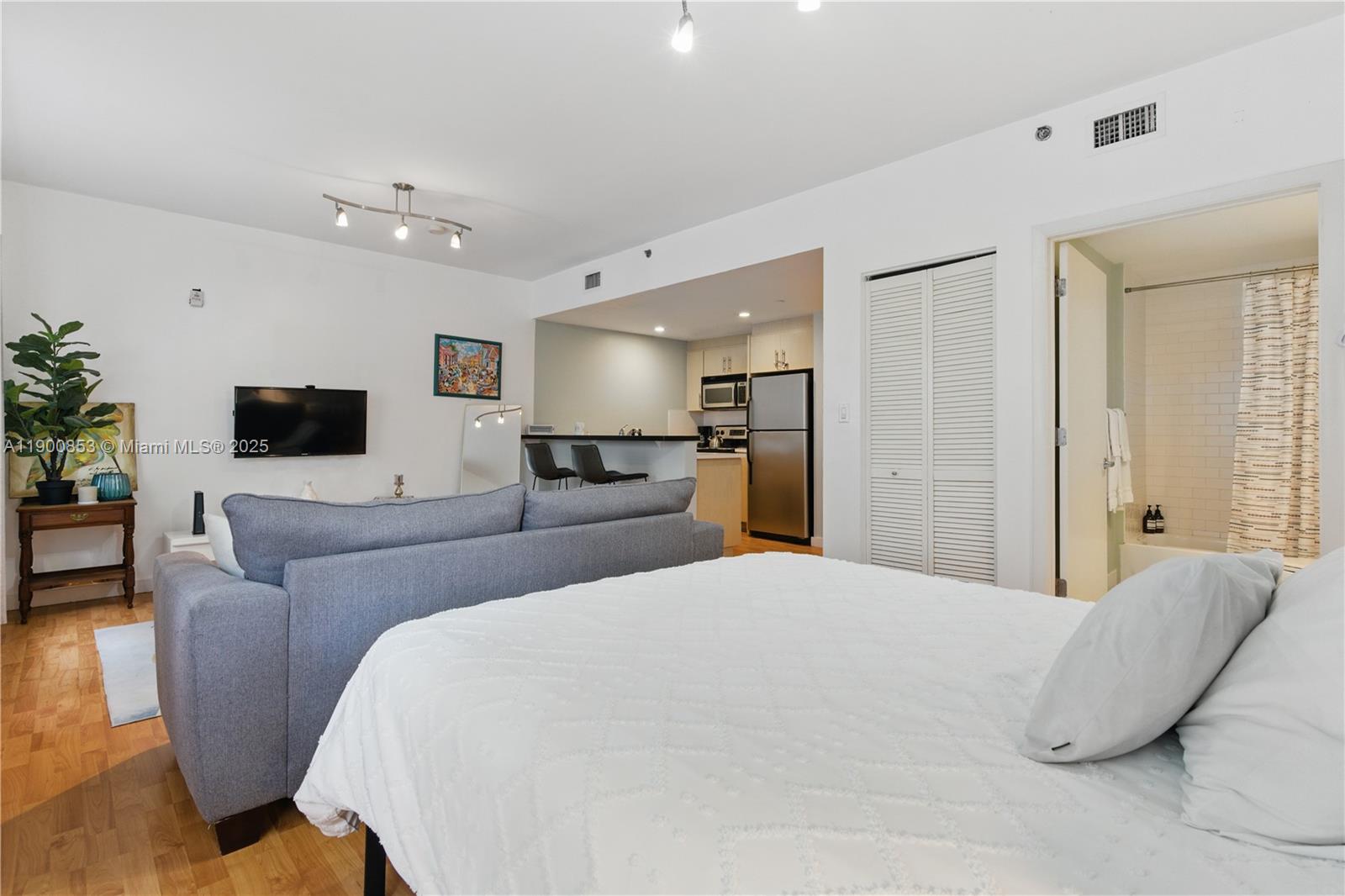 DOMICILE LOFTS CONDO - Residential