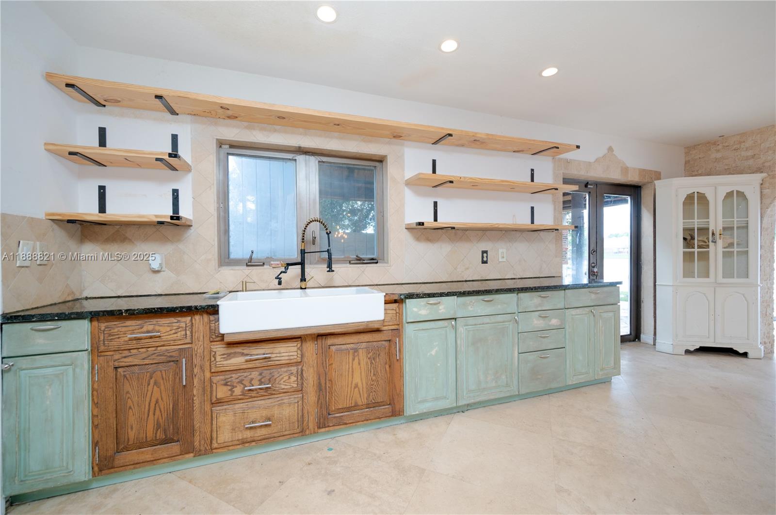 JACARANDA AREA 16A - Residential Lease