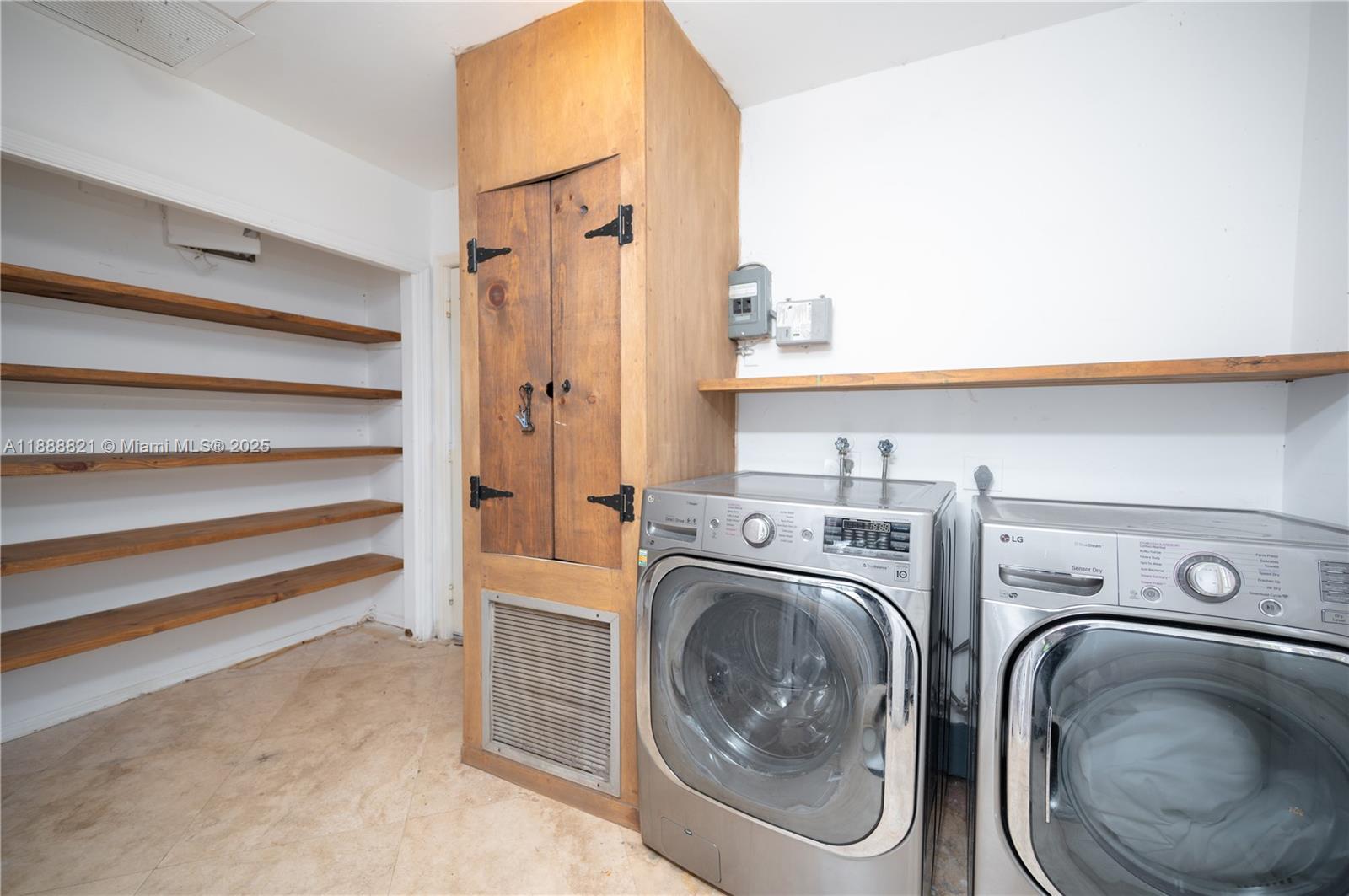 JACARANDA AREA 16A - Residential Lease