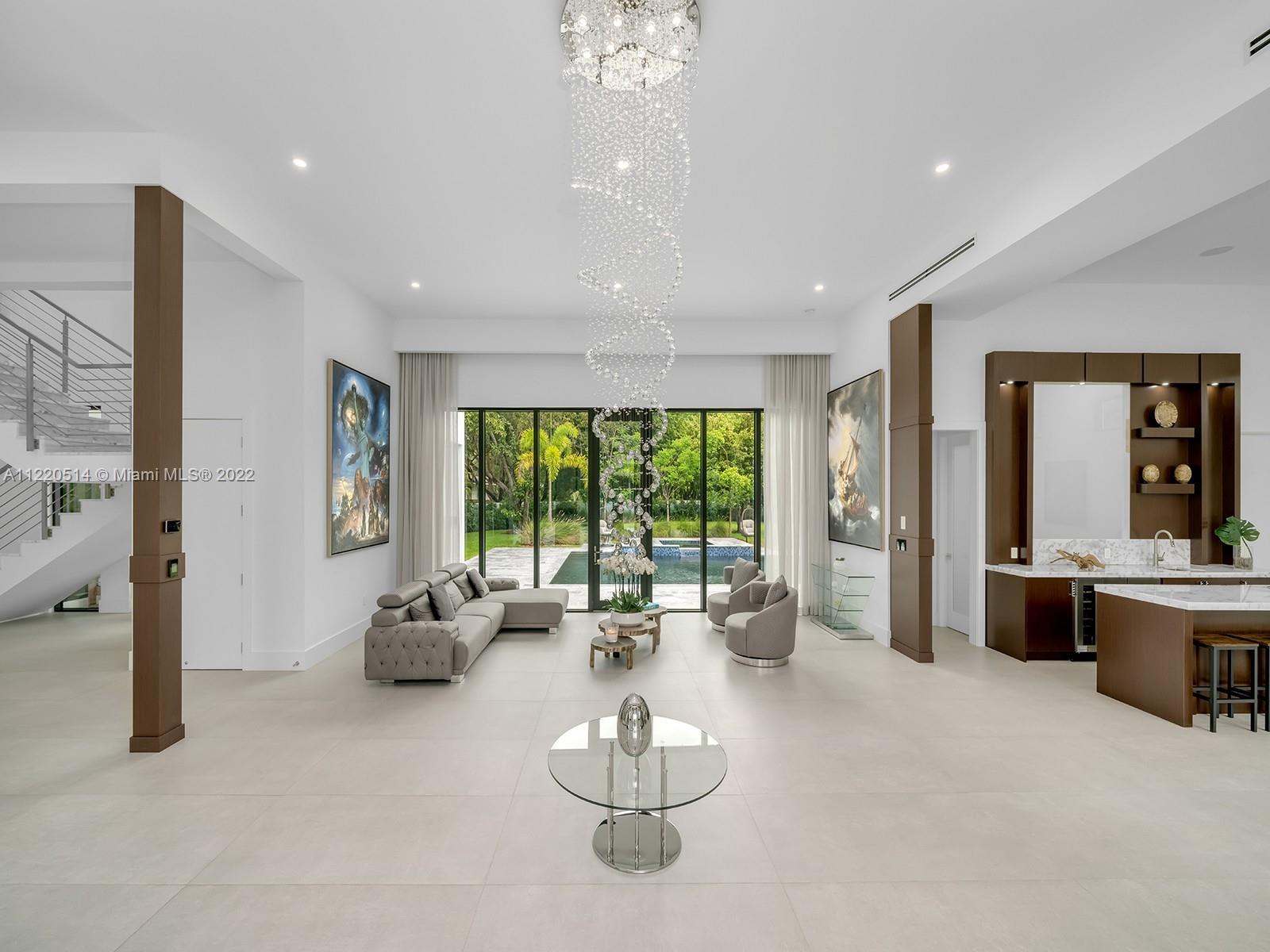 THREE LITTLE GROVES - Residential