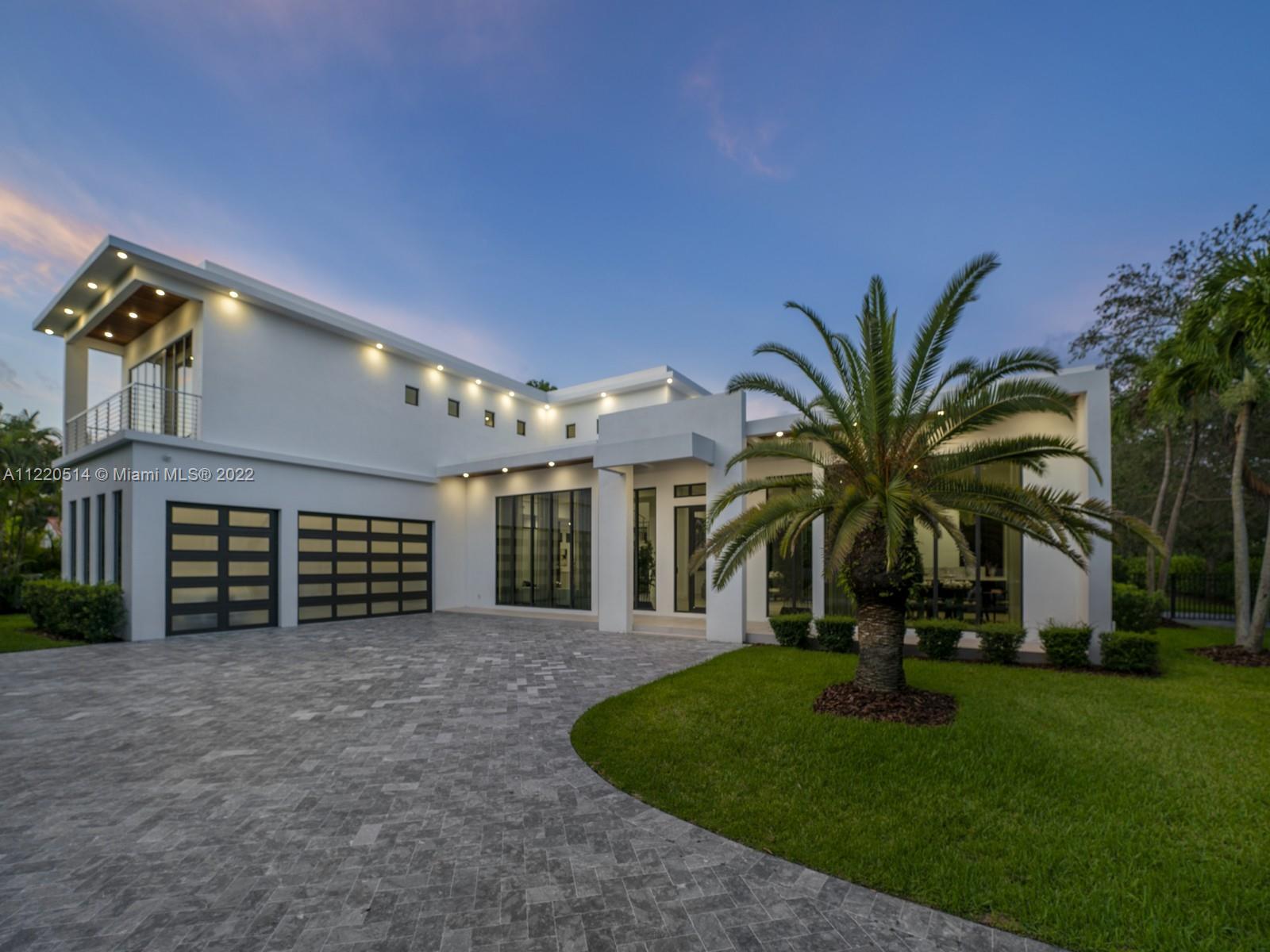 THREE LITTLE GROVES - Residential