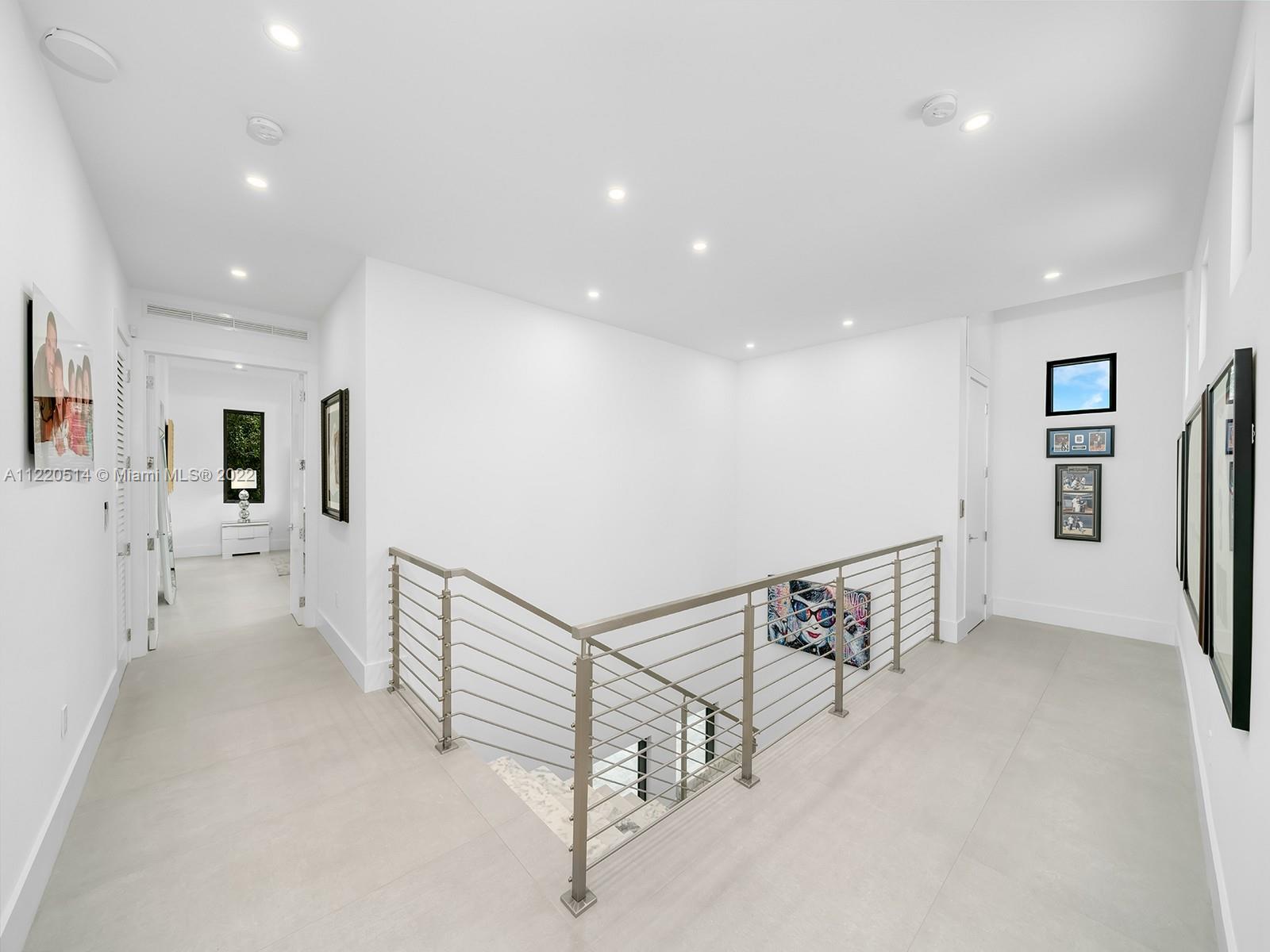 THREE LITTLE GROVES - Residential