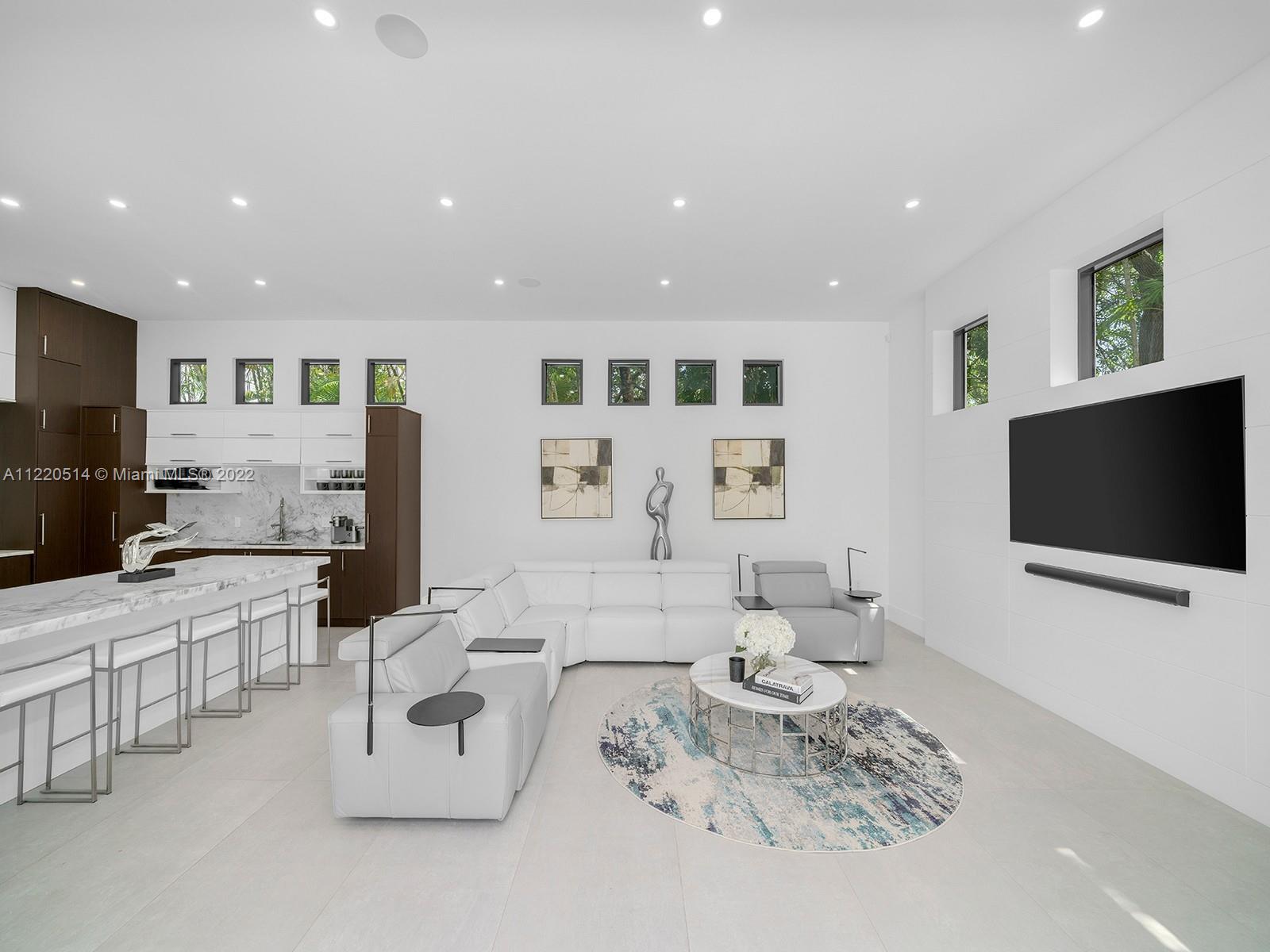 THREE LITTLE GROVES - Residential