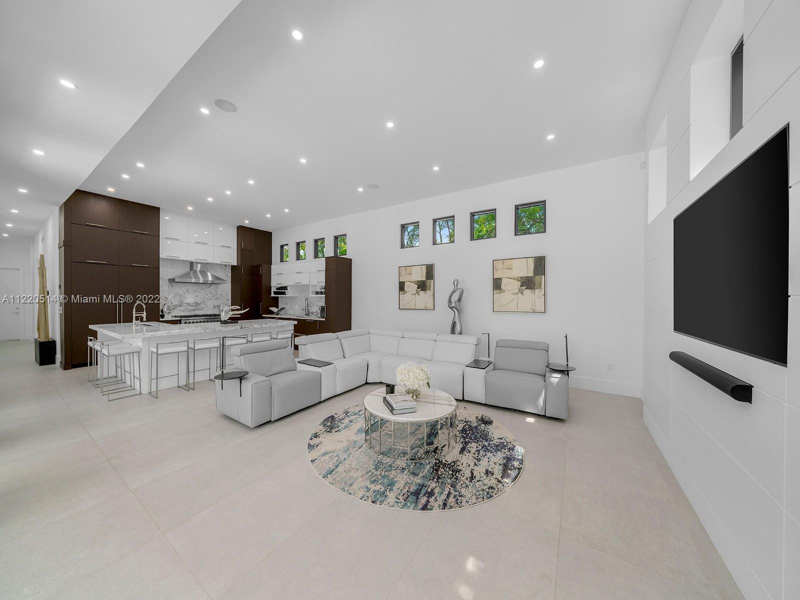 THREE LITTLE GROVES - Residential