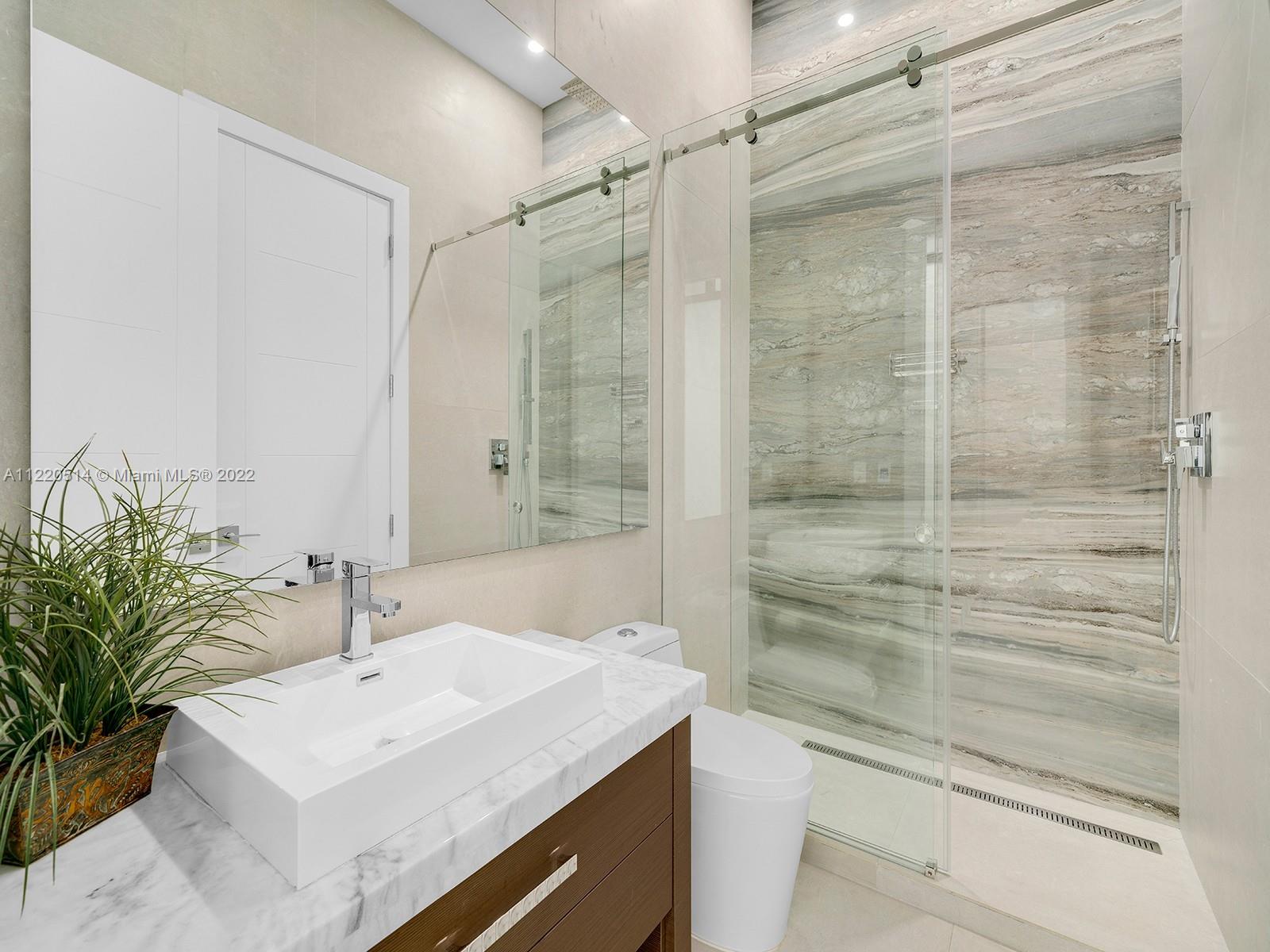 THREE LITTLE GROVES - Residential