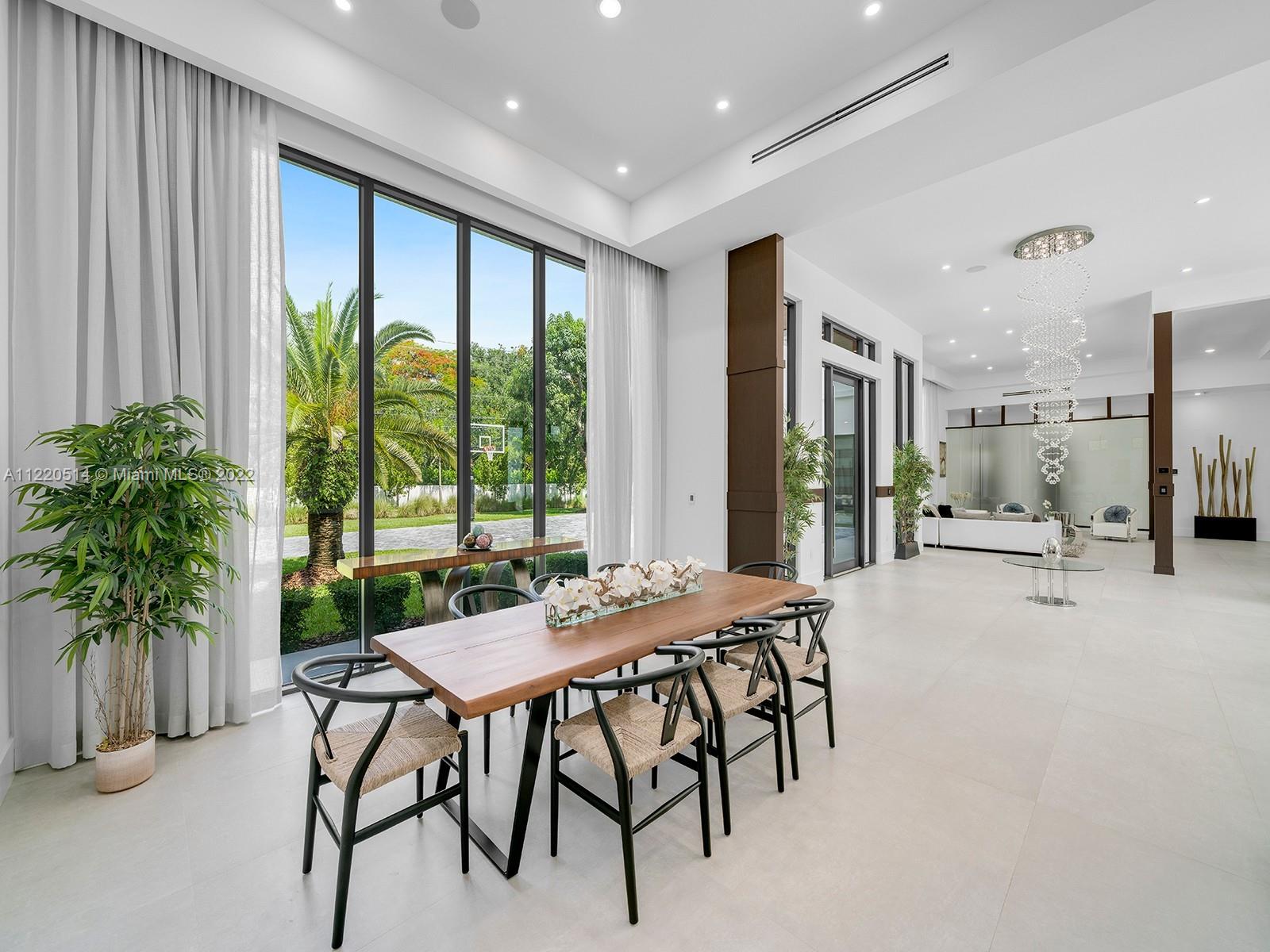 THREE LITTLE GROVES - Residential