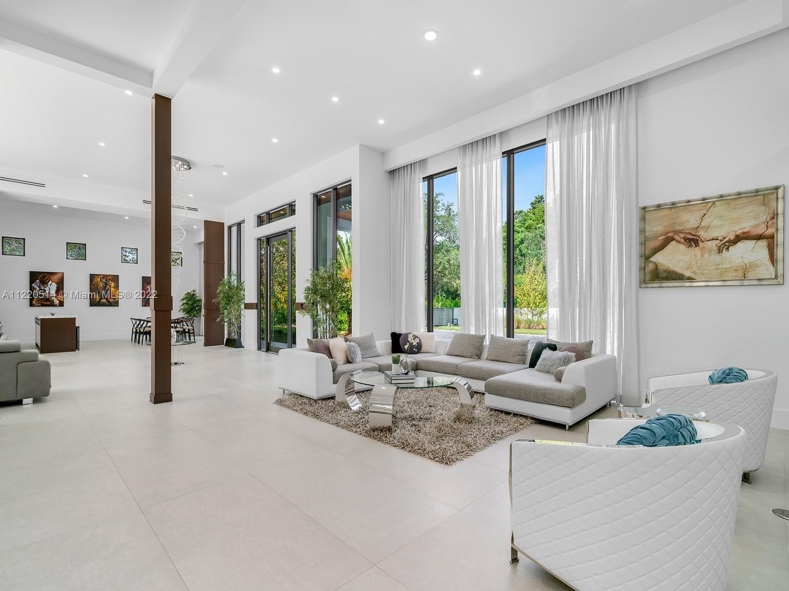 THREE LITTLE GROVES - Residential