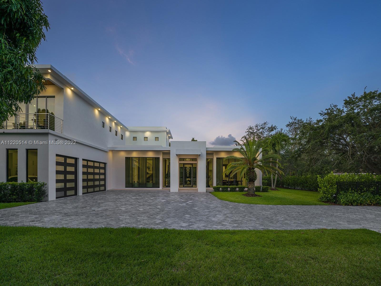 THREE LITTLE GROVES - Residential