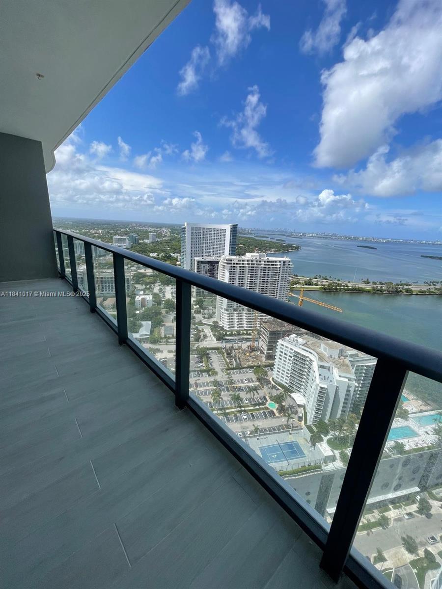 Great location just minutes from Midtown, Wynwood, Brickell, Miami Beach, and Miami International Airport , stunning views and great lifestyle at this condo. Contemporary 1bed/1.5bath unit with 12 ft ceilings, ItalKraft cabinets and Bosch appliances. Washer and Dryer in unit. Top of the line amenities, including a roof top pool deck, spa and grilling areas. An additional pool on the 5th floor, with tennis court, more grilling areas, Club Room, Children's Room, Billiards/Media Room and a fully equipped gym.