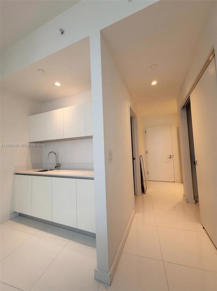 PARAMOUNT MIAMI WORLDCENT - Residential Lease