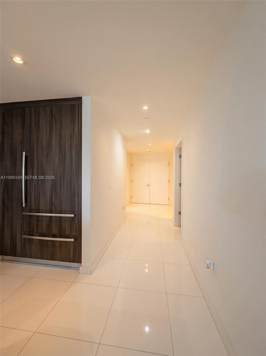 PARAMOUNT MIAMI WORLDCENT - Residential Lease