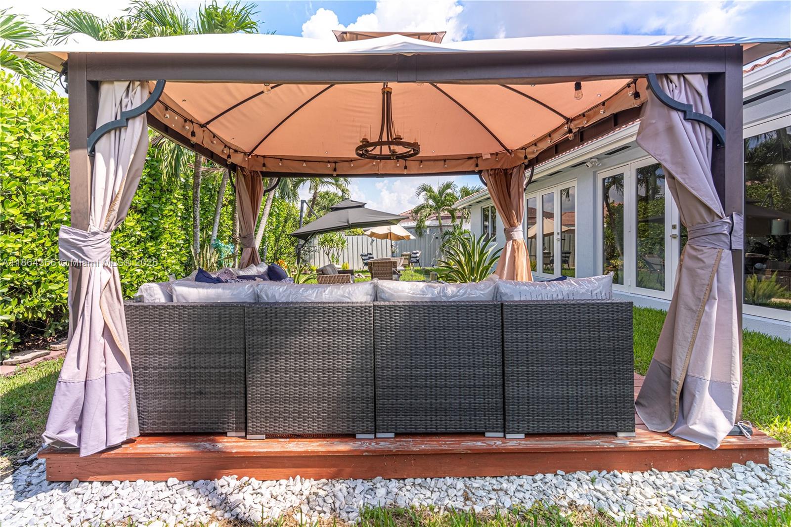 FLORENCIA ESTATES - Residential