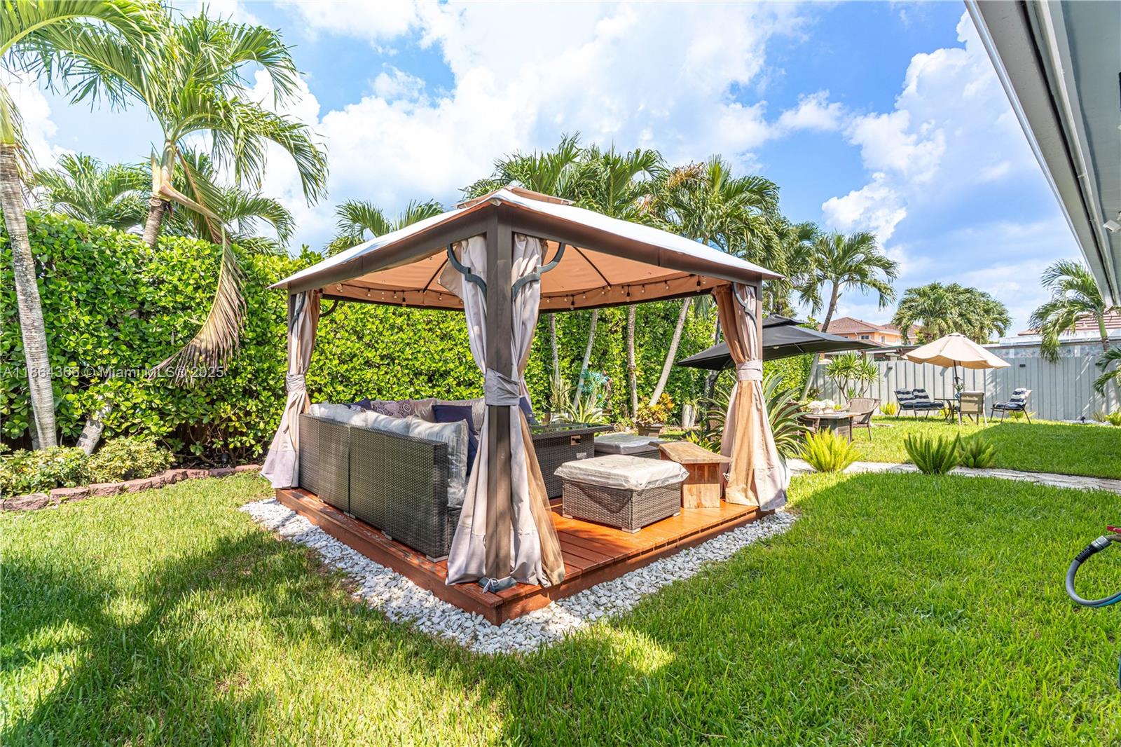 FLORENCIA ESTATES - Residential