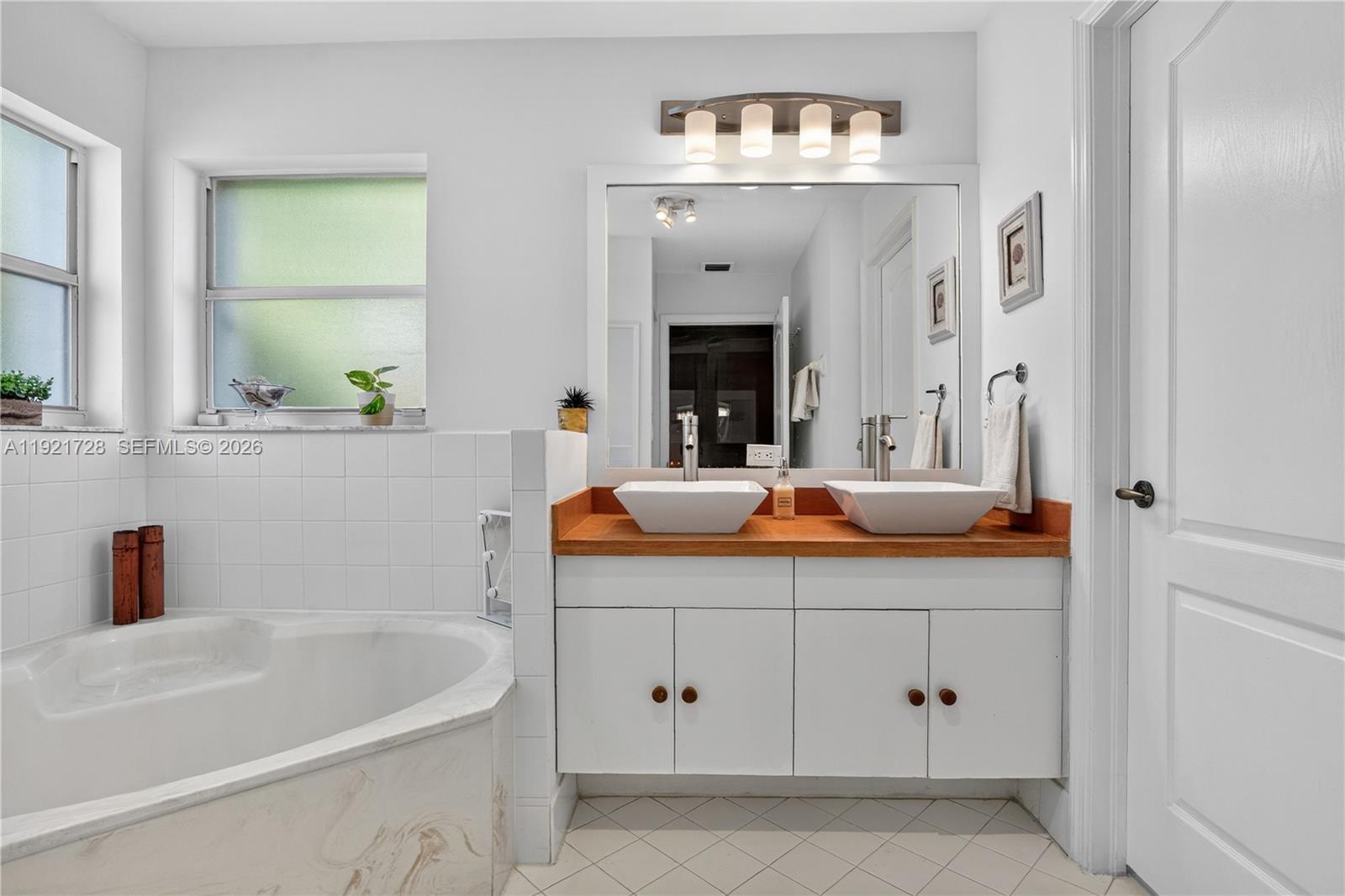 LAKES BY THE BAY SEC 10 - Residential