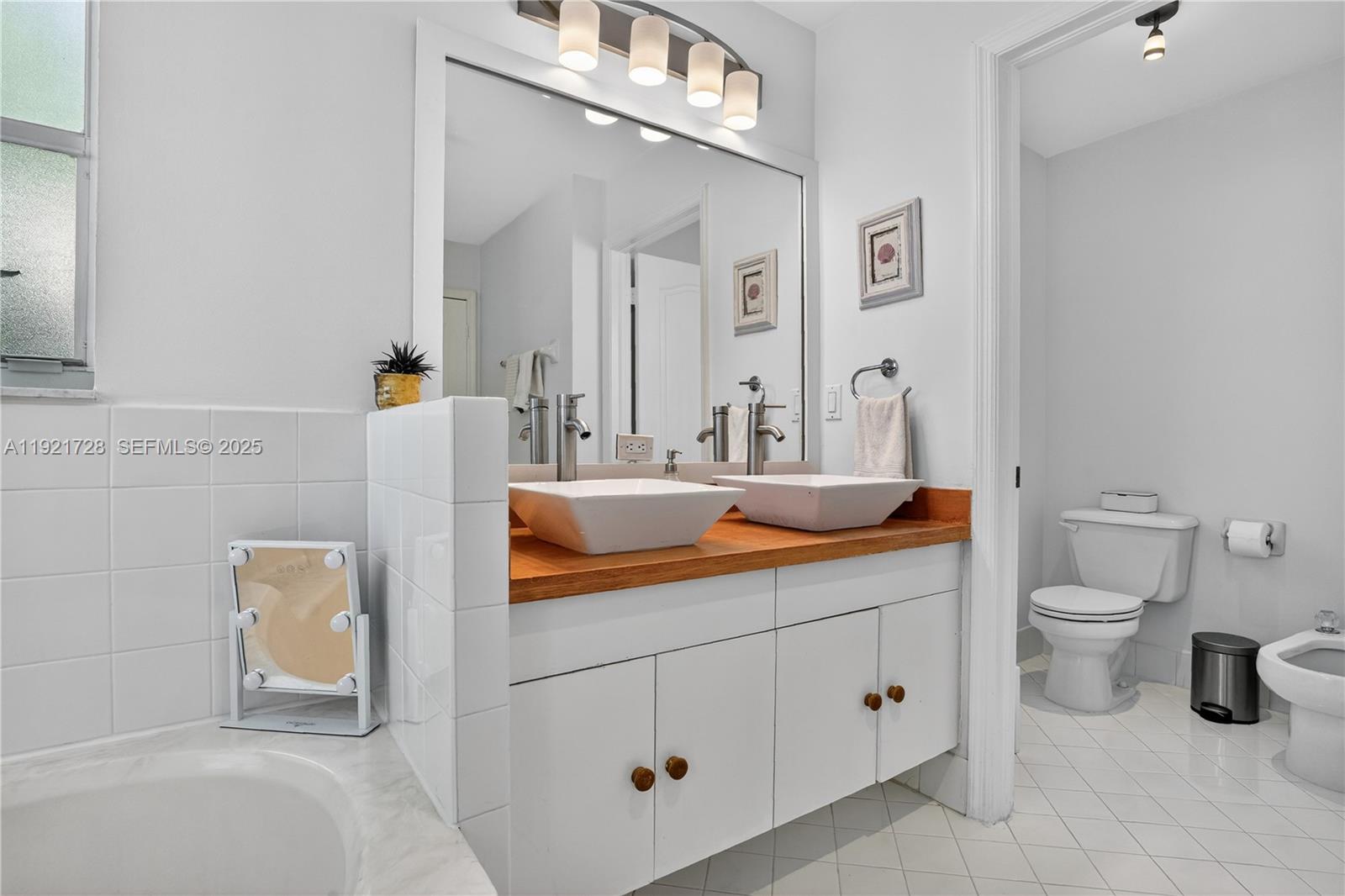 LAKES BY THE BAY SEC 10 - Residential