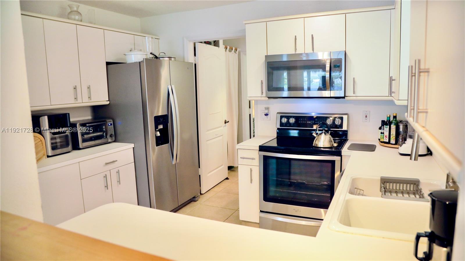 LAKES BY THE BAY SEC 10 - Residential