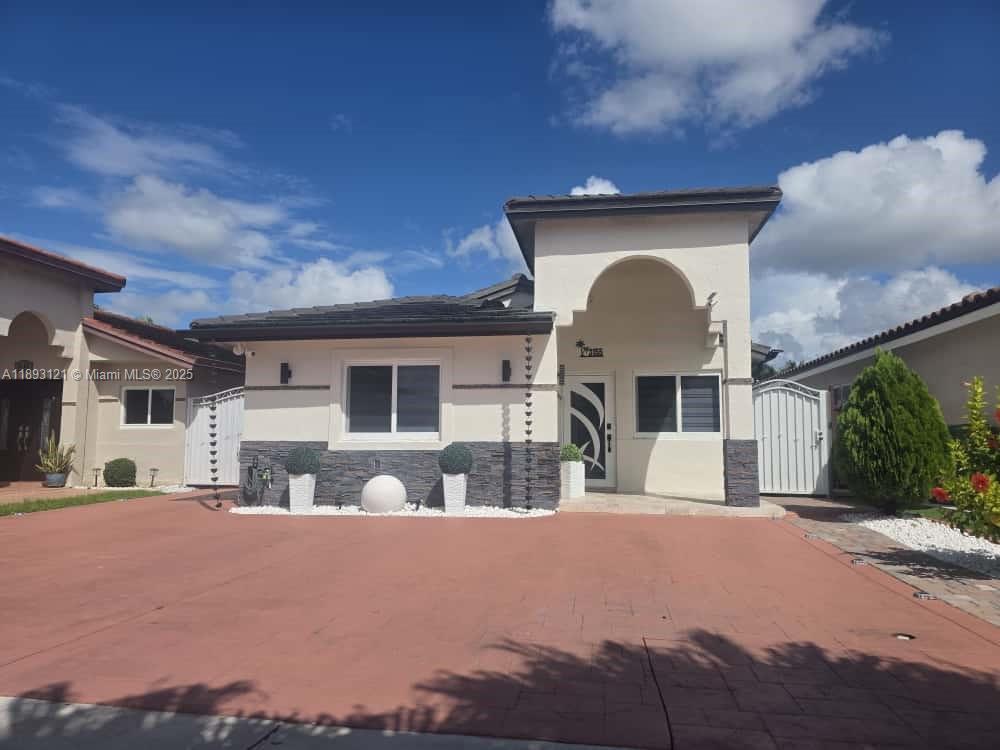 EL PRADO COUNTRY CLUB 4TH - Residential