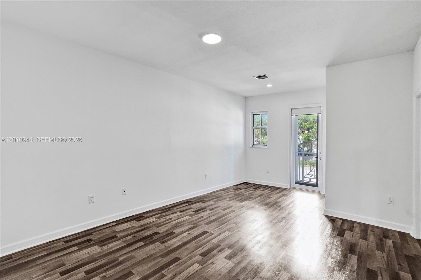 RESERVE AT DORAL WEST - Residential Lease
