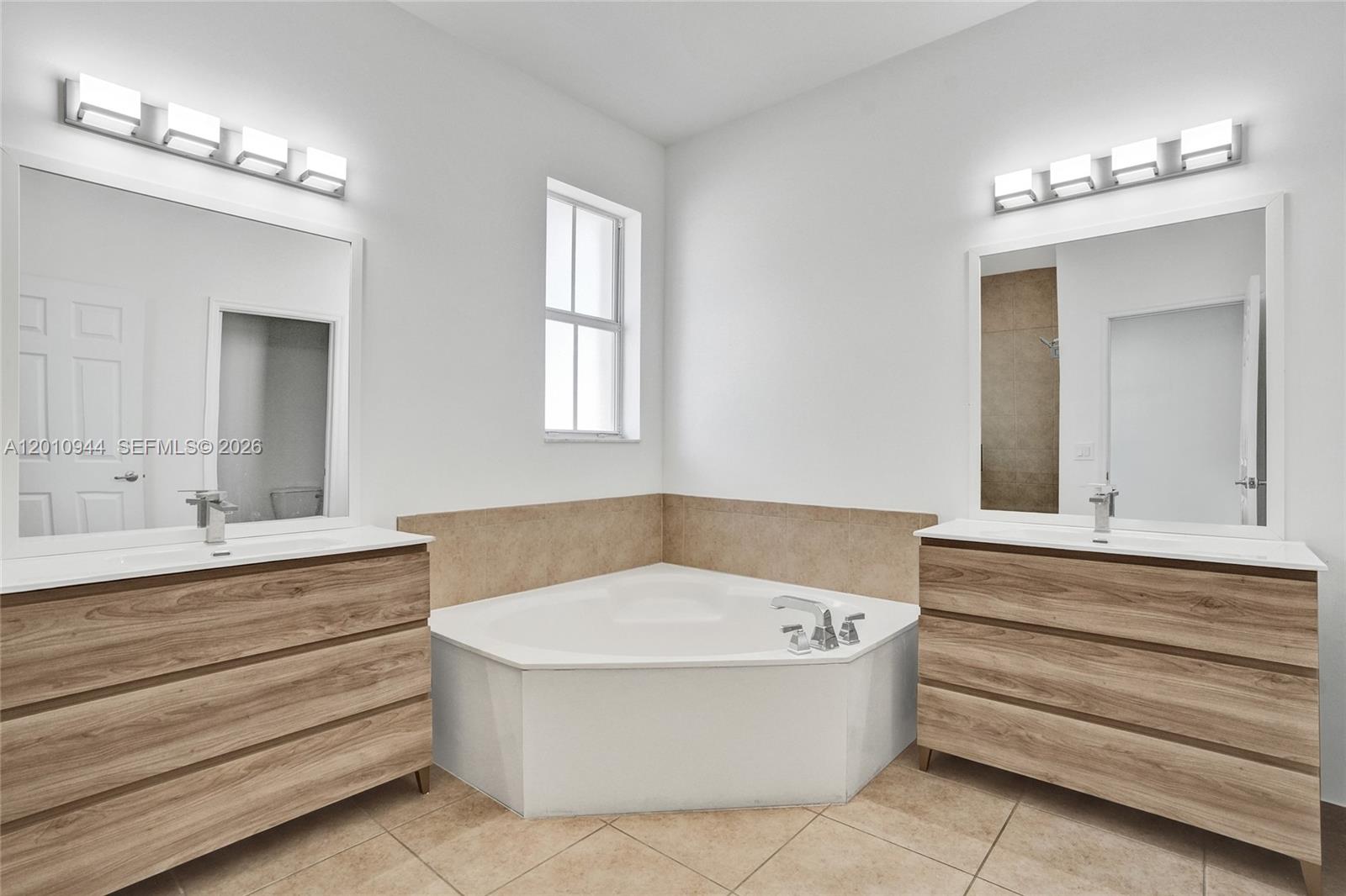 RESERVE AT DORAL WEST - Residential Lease