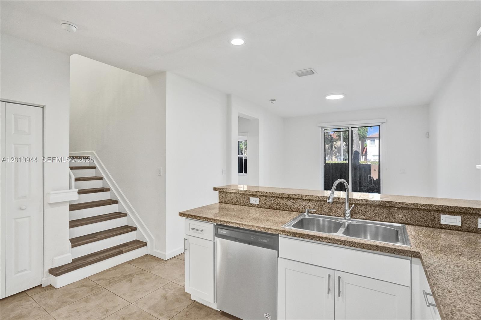RESERVE AT DORAL WEST - Residential Lease