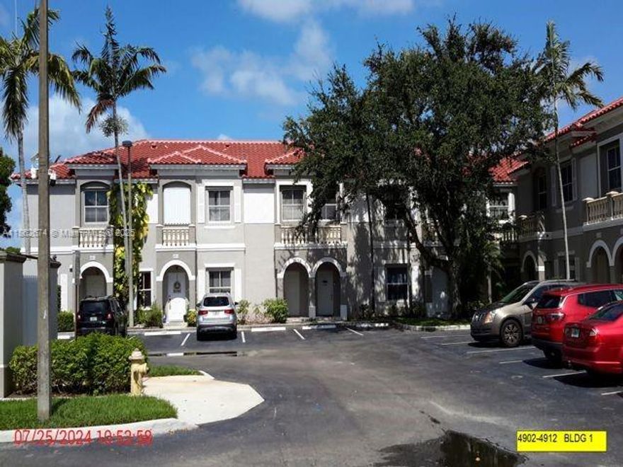 Lovely 3/2 Townhome in Vizcaya. Split floor plan. Washer/dryer. Gated community with lots of amenities. 24 hr armed security.  Close to major highways, schools, Miramar Town center, and much more.  Must see!! Owner motivated. Sold as-is.  Tenant occupied, 24 hr notice required before showing. Tenant moving out in Dec.