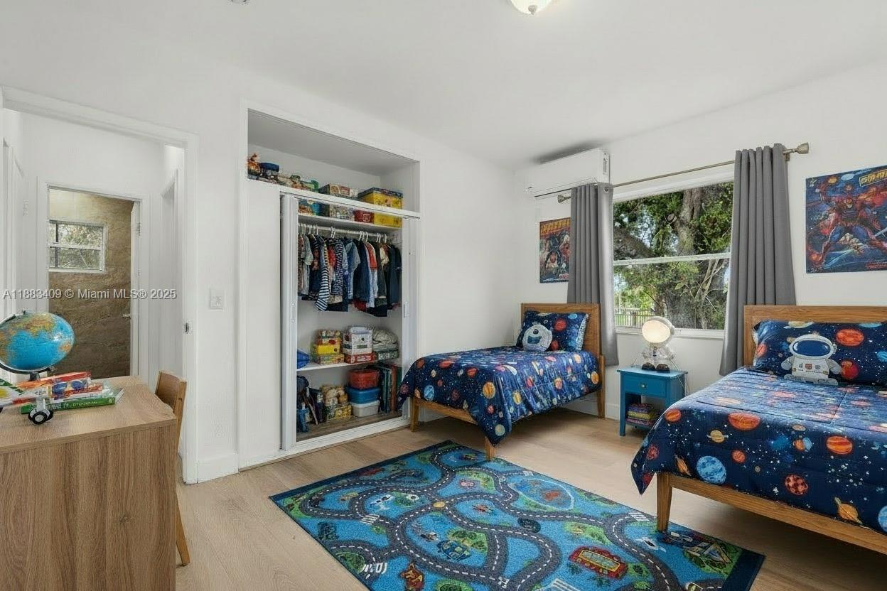 NO MIAMI EST SEC 3 - Residential Income