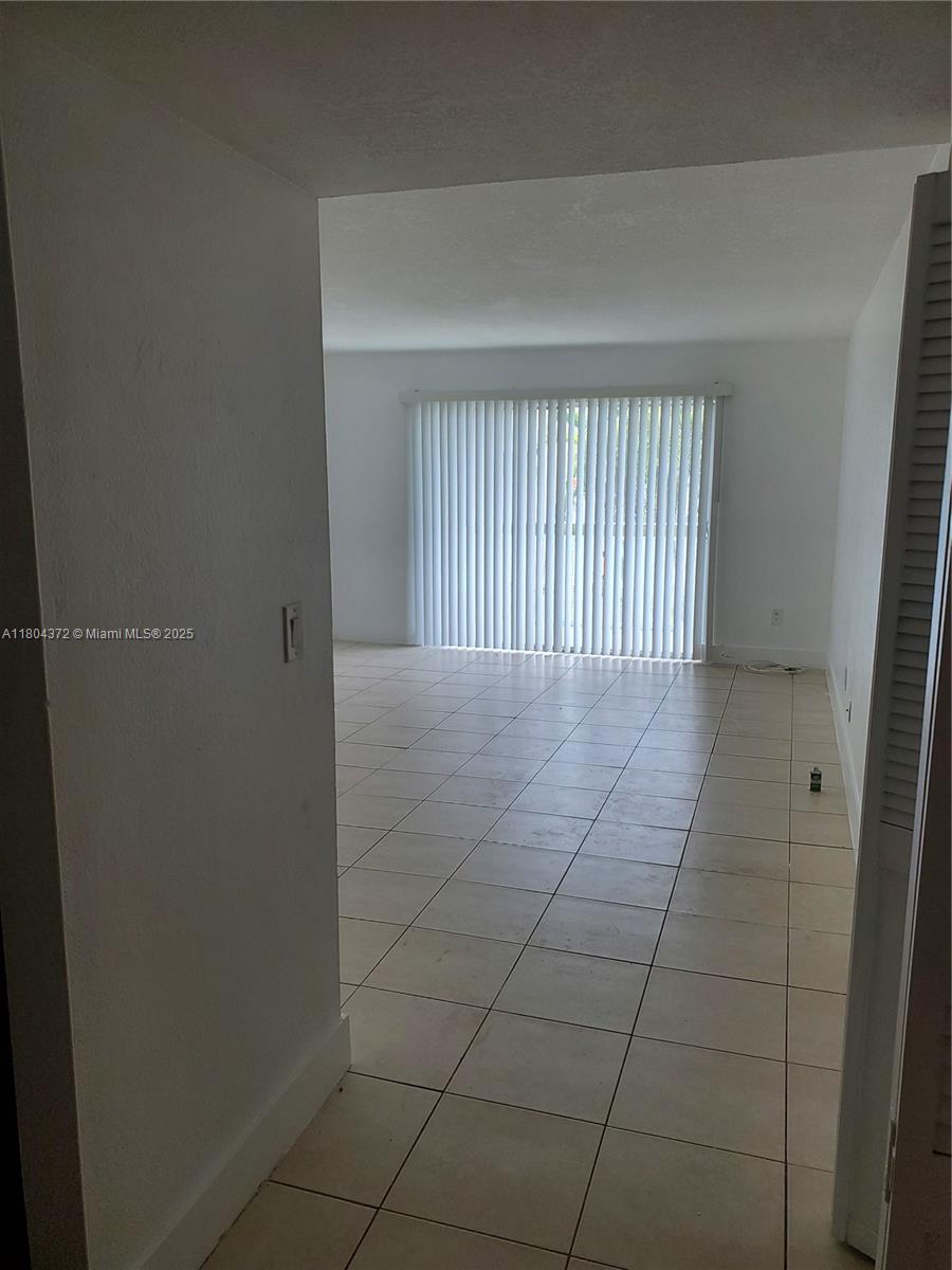 Rental Property at 15225 Ne 6th Ave B209, Miami, Broward County, Florida - Bedrooms: 1 
Bathrooms: 2  - $1,650 MO.